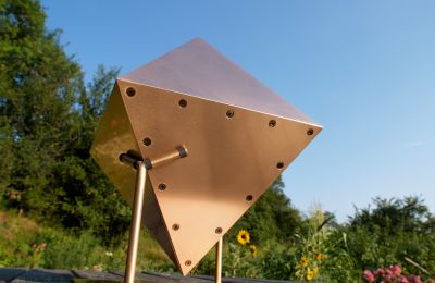 Ein Oktaeder aus Bronze für die Grundsteinlegung zur Aufnahme von Dokumenten